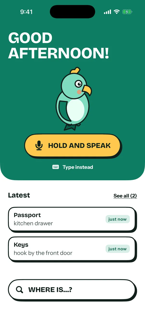 Lorilo’s home screen: the parrot, the Hold and speak button and the latest things saved.